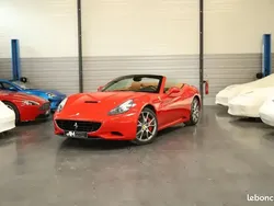 Rouge Utilisé 2014 Ferrari California Cabriolet | 134 900 €