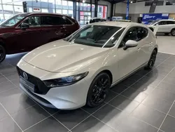 Blanc Utilisé 2024 Mazda 3 Sky Berline | 33 290 € (Prix cher)