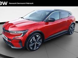 Rouge Utilisé 2024 Renault Mégane Iconic Berline | 30 489 € (Prix juste)
