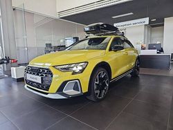 Jaune python métallisé Occasion 2025 Audi A3 Design Berline | 43 500 €