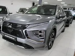 Gris Utilisé 2021 Mitsubishi Eclipse Cross Instyle SUV | 25 990 € (Prix assez cher)