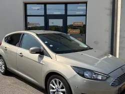 Beige Utilisé 2017 Ford Focus Titanium Berline | 10 990 € (Prix juste)