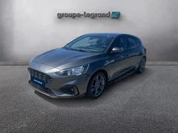 Gris Utilisé 2022 Ford Focus ST-Line X Berline | 16 690 € (Prix juste)
