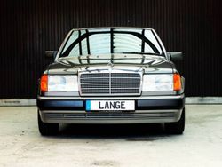Gris Utilisé 1991 Mercedes E230 Berline | 23 980 €