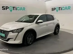 Blanc Utilisé 2021 Peugeot e-208 Allure Citadine | 14 499 € (Prix juste)
