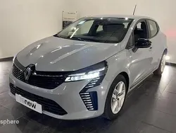 Gris Utilisé 2024 Renault Clio V Evolution Berline | 16 499 € (Prix juste)