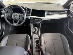 Gris chronos métallisé Utilisé 2023 Audi A1 Sportback S-Line Citadine | 24 990 € (Prix juste)