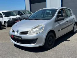 Utilisé 2006 Renault Clio II Expression Citadine | 790 € (Super prix)