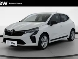 Blanc Utilisé 2023 Renault Clio V Evolution Citadine | 16 499 € (Prix juste)