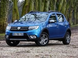 Bleu Utilisé 2017 Dacia Sandero Stepway Citadine | 8 490 € (Prix juste)
