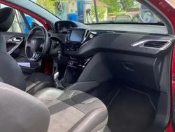 Rouge Utilisé 2017 Peugeot 208 S Citadine | 7 999 € (Prix juste)