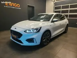 Blanc Utilisé 2018 Ford Focus ST-Line Berline | 15 990 € (Prix juste)