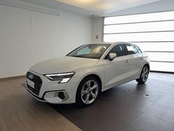 Blanc glacier métallisé Utilisé 2023 Audi A3 Design | 29 490 € (Prix juste)