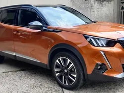 Orange Utilisé 2021 Peugeot 2008 S SUV | 17 200 € (Prix juste)
