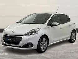 Blanc Utilisé 2018 Peugeot 208 Style Citadine | 9 499 € (Prix juste)