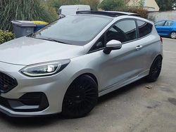 Gris Utilisé 2022 Ford Fiesta Berline | 23 500 €