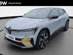 Gris Utilisé 2022 Renault Mégane Iconic Berline | 23 990 € (Prix juste)