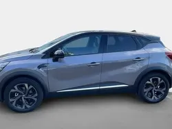 Gris Utilisé 2023 Renault Captur Engineered SUV | 23 800 € (Prix assez cher)