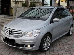 Gris Utilisé 2010 Mercedes B200 Monospace | 9 900 € (Prix cher)