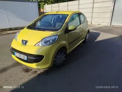 Jaune Utilisé 2009 Peugeot 107 GT-line Citadine | 2 300 €