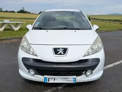 Blanc Utilisé 2008 Peugeot 207 Style Berline | 2 900 € (Prix juste)