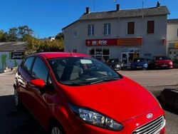 Rouge Utilisé 2015 Ford Fiesta Citadine | 7 490 € (Prix juste)
