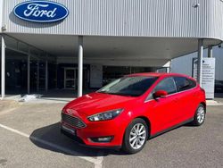 Rouge Utilisé 2017 Ford Focus Titanium Berline | 12 600 € (Prix assez cher)