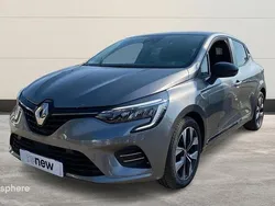 Gris Utilisé 2023 Renault Clio V Evolution Berline | 14 999 € (Prix juste)
