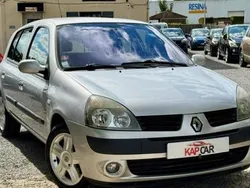 Utilisé 2005 Renault Clio II Dynamique Citadine | 3 990 € (Bon prix)