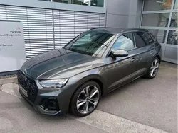 Gris Utilisé 2023 Audi SQ5 Sport SUV | 63 487 € (Prix juste)