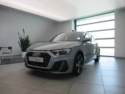 Gris flèche nacré Utilisé 2022 Audi A1 Sportback S-Line Citadine | 27 538 € (Prix juste)