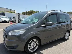 Gris Utilisé 2016 Ford Tourneo Courier Titanium Monospace | 9 900 € (Super prix)