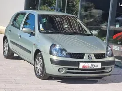 Vert Utilisé 2001 Renault Clio II Privilege Berline | 3 990 €