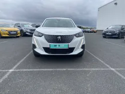 Blanc Utilisé 2022 Peugeot e-2008 Style SUV | 18 399 € (Prix juste)