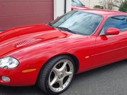 Rouge Occasion 2001 Jaguar XK8 Coupé | 15 000 €