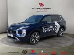 Cosmic blue métallisée Utilisé 2025 Mitsubishi Outlander P-HEV Instyle SUV | 60 990 €