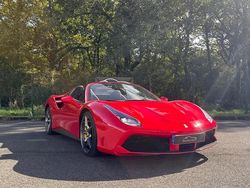 Rouge Utilisé 2016 Ferrari 488 Cabriolet | 259 900 €