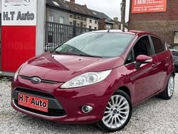 Rouge Utilisé 2013 Ford Fiesta Titanium Citadine | 4 299 € (Bon prix)