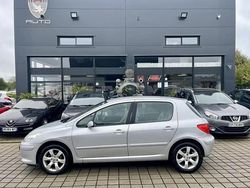 Gris Utilisé 2006 Peugeot 307 Berline | 4 490 € (Prix assez cher)
