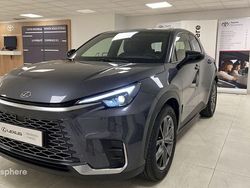 Gris Utilisé 2025 Lexus LBX SUV | 36 500 € (Prix juste)