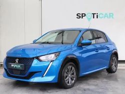 Vert Utilisé 2021 Peugeot e-208 Allure Citadine | 13 900 € (Prix juste)