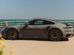 Gris Utilisé 2024 Porsche 911 Turbo S Coupé | 260 000 € (Prix juste)