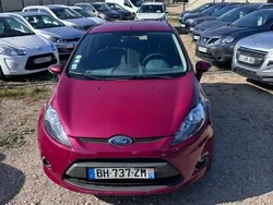 Rouge Utilisé 2011 Ford Fiesta Ambiente Citadine | 4 500 € (Prix juste)
