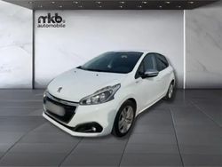 Blanc Utilisé 2017 Peugeot 208 Style Citadine | 7 090 € (Prix juste)