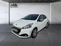 Blanc Utilisé 2017 Peugeot 208 Style Citadine | 7 090 € (Prix juste)