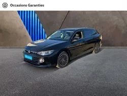 Noir ebène métallisée Utilisé 2024 VW Passat Elegance Break | 49 990 €