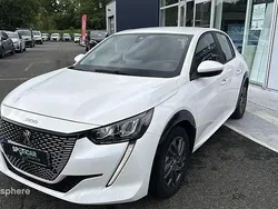 Blanc Utilisé 2021 Peugeot e-208 Business-Line Citadine | 15 799 € (Prix juste)
