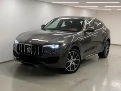 Gris Utilisé 2017 Maserati Levante SUV | 61 300 € (Prix cher)