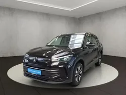 Noir Utilisé 2024 VW Tiguan Life SUV | 40 400 € (Bon prix)