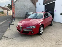 Rouge Utilisé 2005 Alfa Romeo 147 Distinctive Citadine | 2 460 €